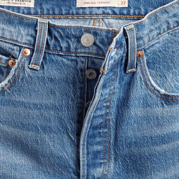 Levi’s Ribcage Straight Jeans - Picture 6 of 9